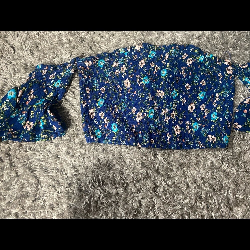 Cropped off the shoulder long sleeve